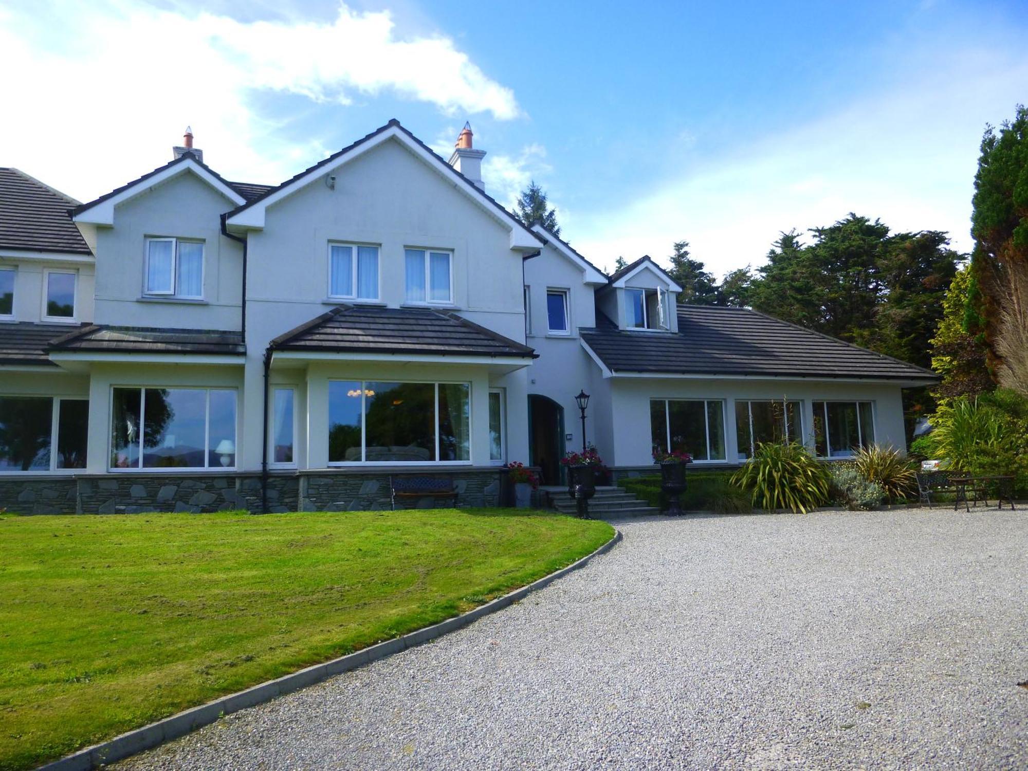 Loch Lein Country House Hotel Killarney Exterior photo